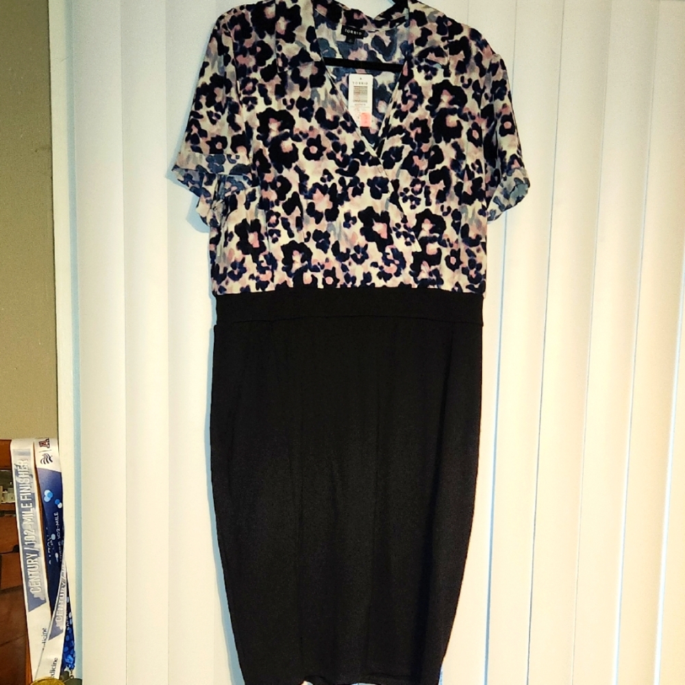 TORRID Ponte And Crepe Leopard Print  bodycon Dress Size 2X